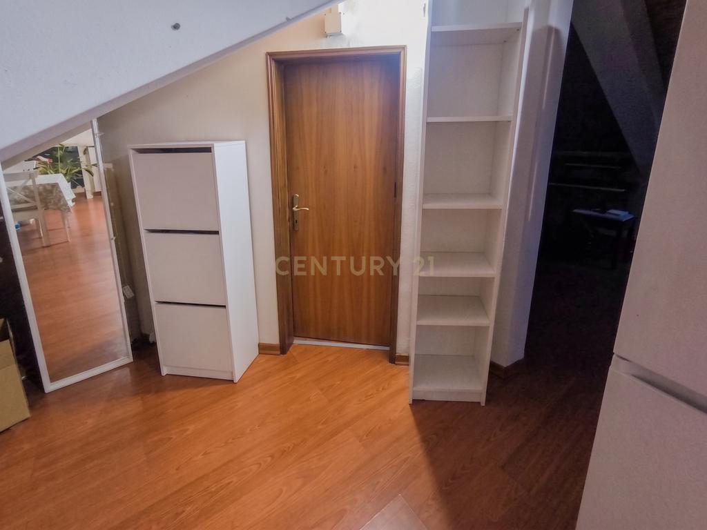Excelente Apartamento de 4 Assoalhadas com Terraço e Sótão Independente na Quinta do Conde. - Image 28