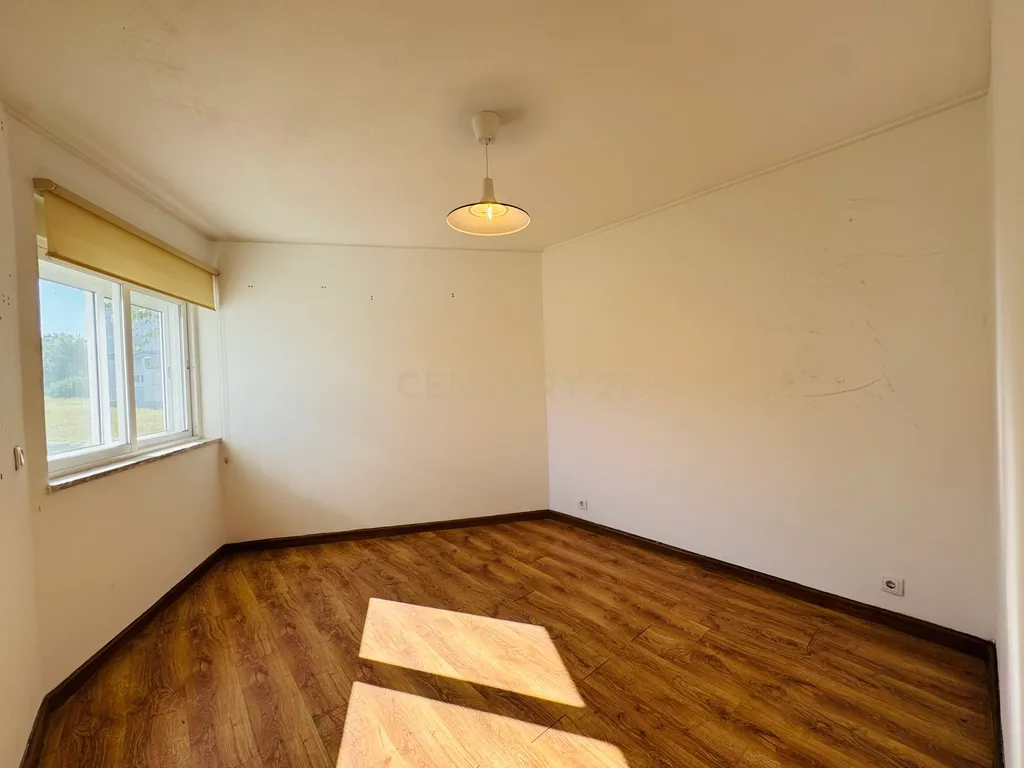 APARTAMENTO T3 REMODELADO NA ENCARNAÇÃO - Image 12