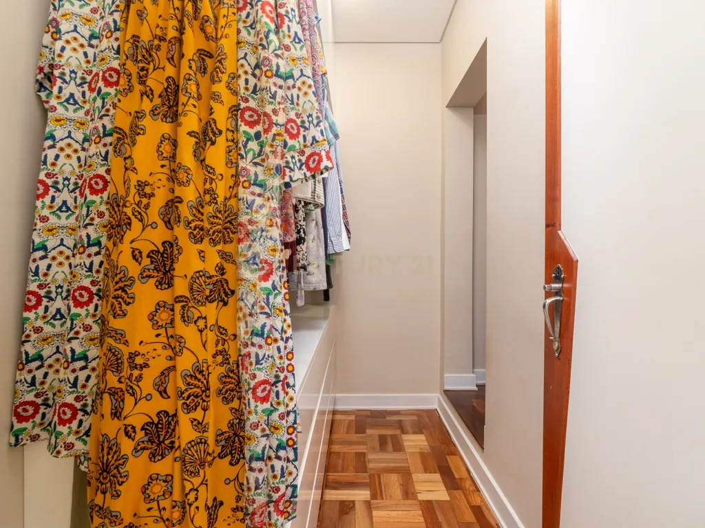 Apartamento T3+1 com logradouro e estacionamento privativos e sótão independente rentabilizado – Bairro Norton de Matos - Coimbra - Image 16