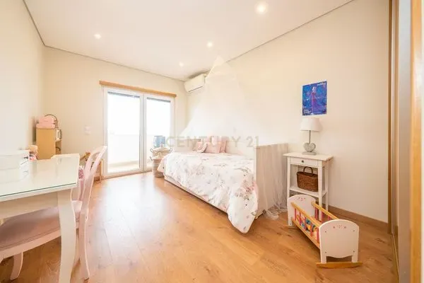Apartamento T3 construído em 2019, com Varanda e Parqueamento, em Setúbal - Image 29
