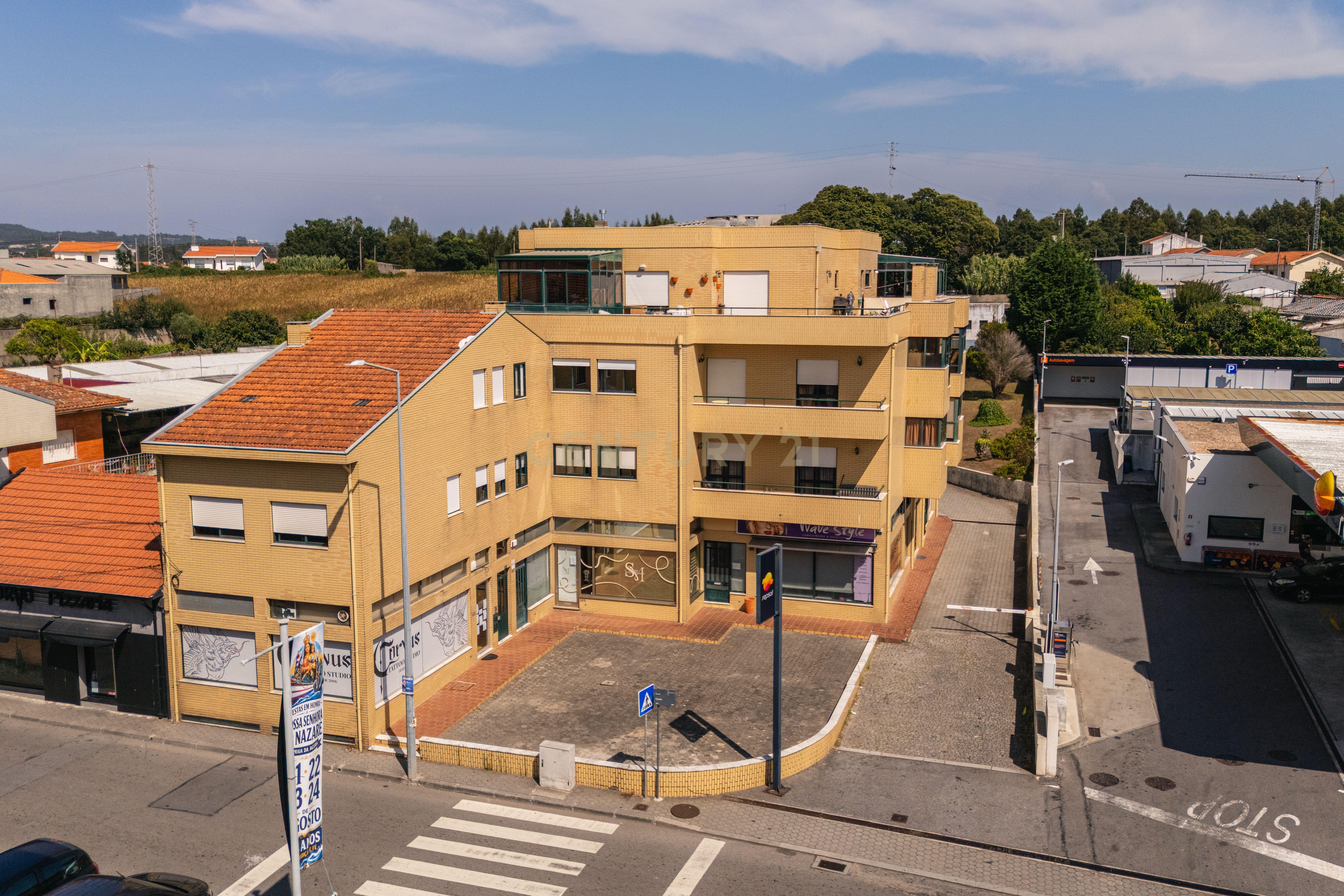 Fotografia 6 de Apartamento T3 com Terraço, Vista Mar e Garagem Box em Arcozelo – Vila Nova de Gaia
