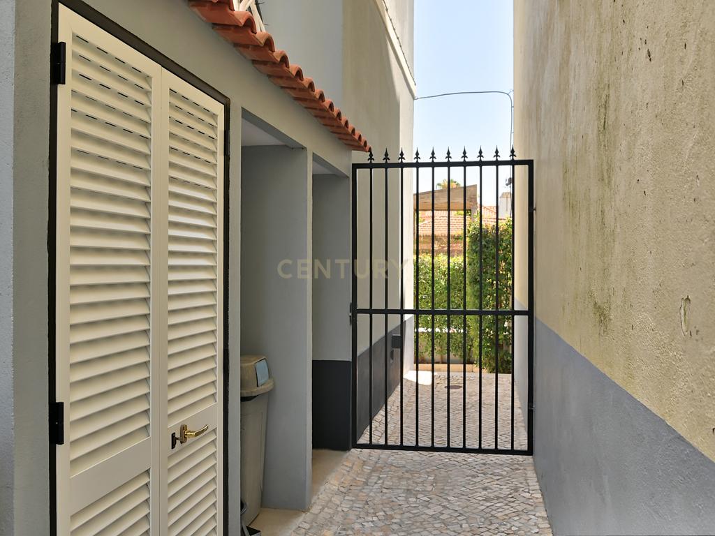 Moradia de Charme com vista Rio, Algés - Image 33