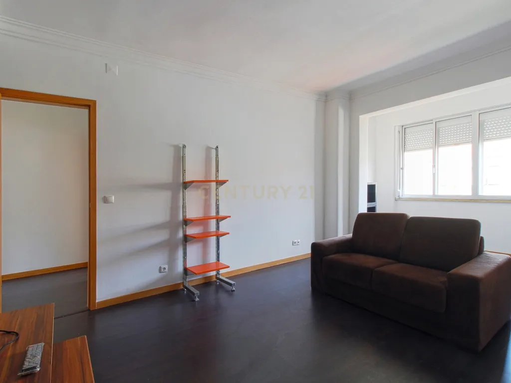 Apartamento T2 Odivelas - Image 7