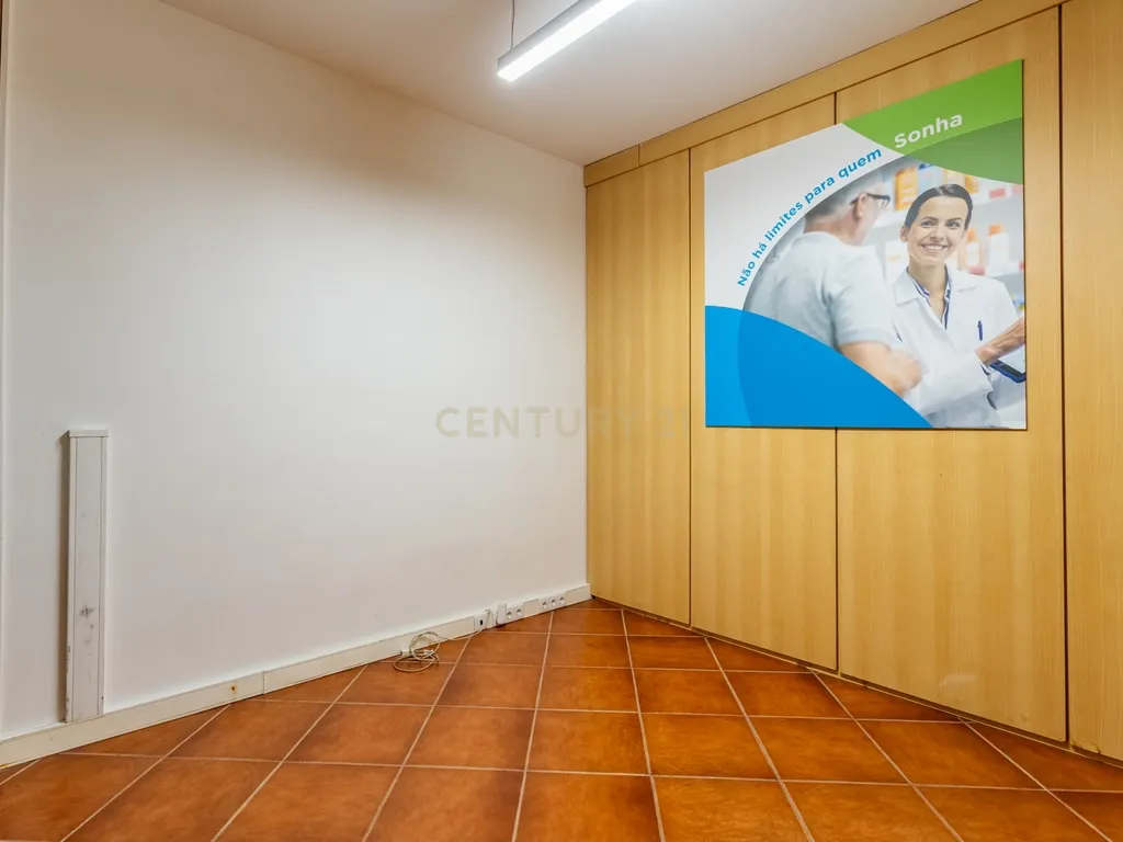 Loja em Alfragide, central, 367 m2 - Image 18
