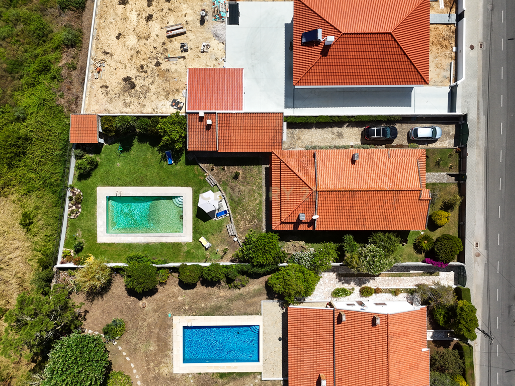 Moradia Isolada com Piscina em Lote de 908 m² | Sala Ampla | Jardim e Vista Desafogada -Mafra - Image 10
