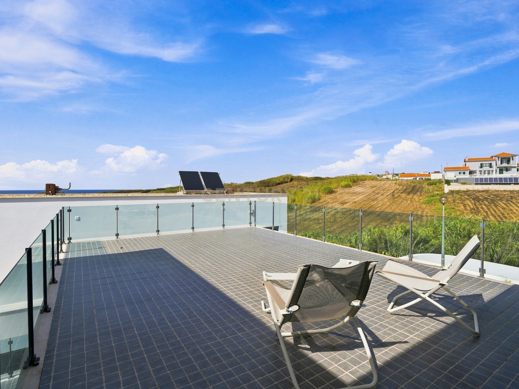 Moradia T4 - Linha de Mar - Lourinhã - Image 40