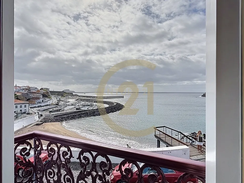 Luxuosa Moradia com Vista Mar em Angra do Heroísmo - Image 17