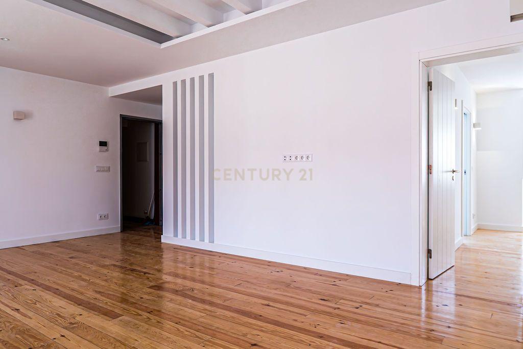 Fotografia 11 de Apartamento T3 Duplex | Edifício Totalmente Reabilitado | Centro Amadora