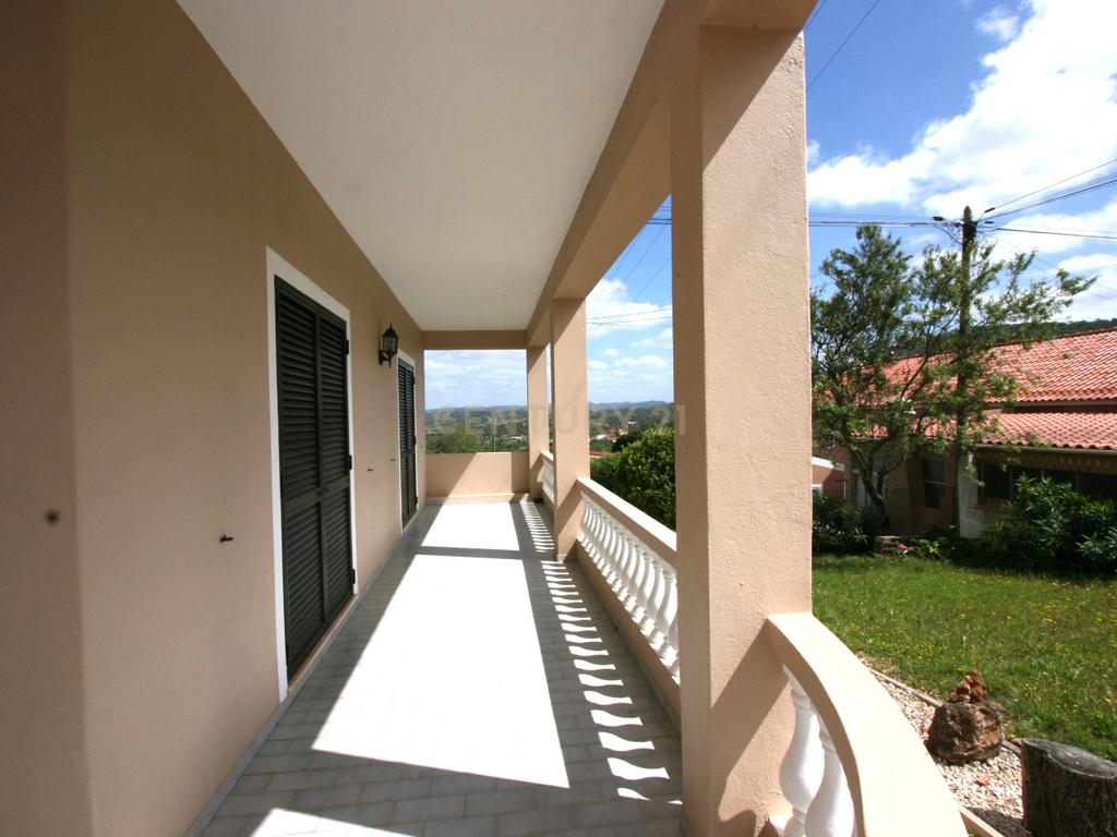Propriedade de estilo tradicional T3+1, anexo e lote de 8080 m2 em Portela, São Bartolomeu de Messines - Image 38