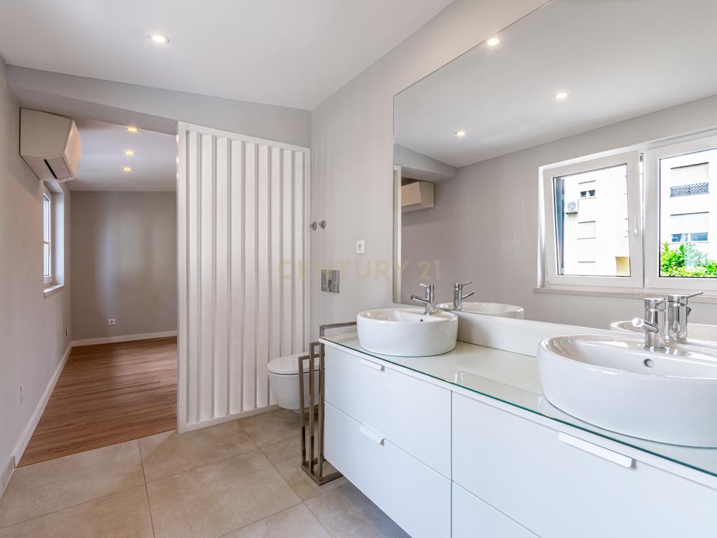 Moradia Unifamiliar T5 em Carcavelos  - Image 23