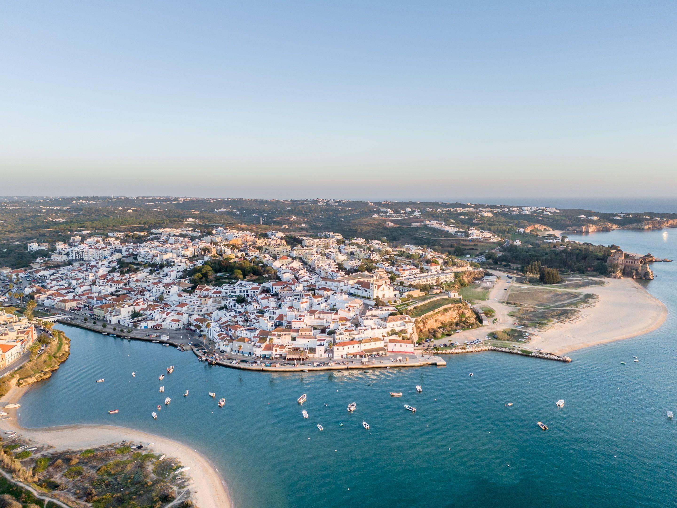 Fotografia 12 de Ferragudo: Onde uma Ruína se Transforma em 3 Apartamentos de Valor