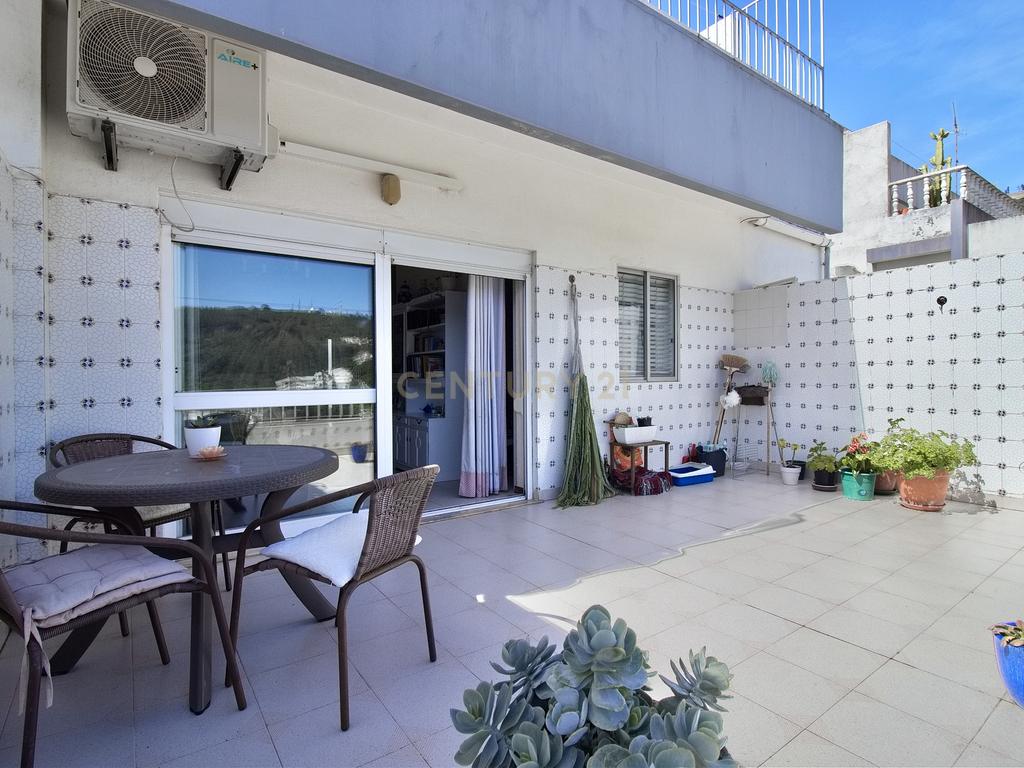 Apartamento T1+2 na Histórica Aldeia do Castelo de Sesimbra - Image 4