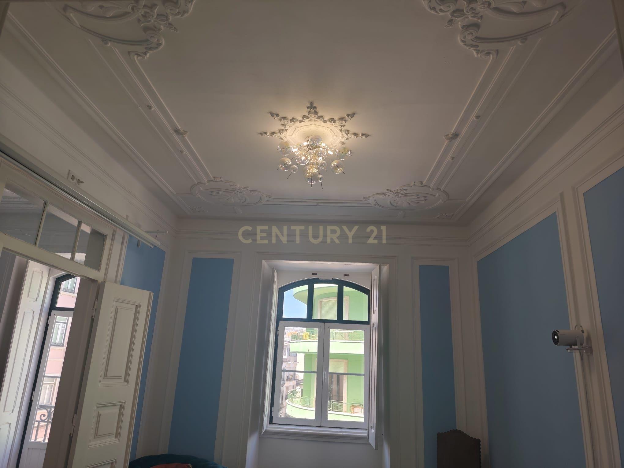 Fotografia 9 de Espectacular apartamento renovado mantendo fielmente os traços originais em Santo António, Lisboa