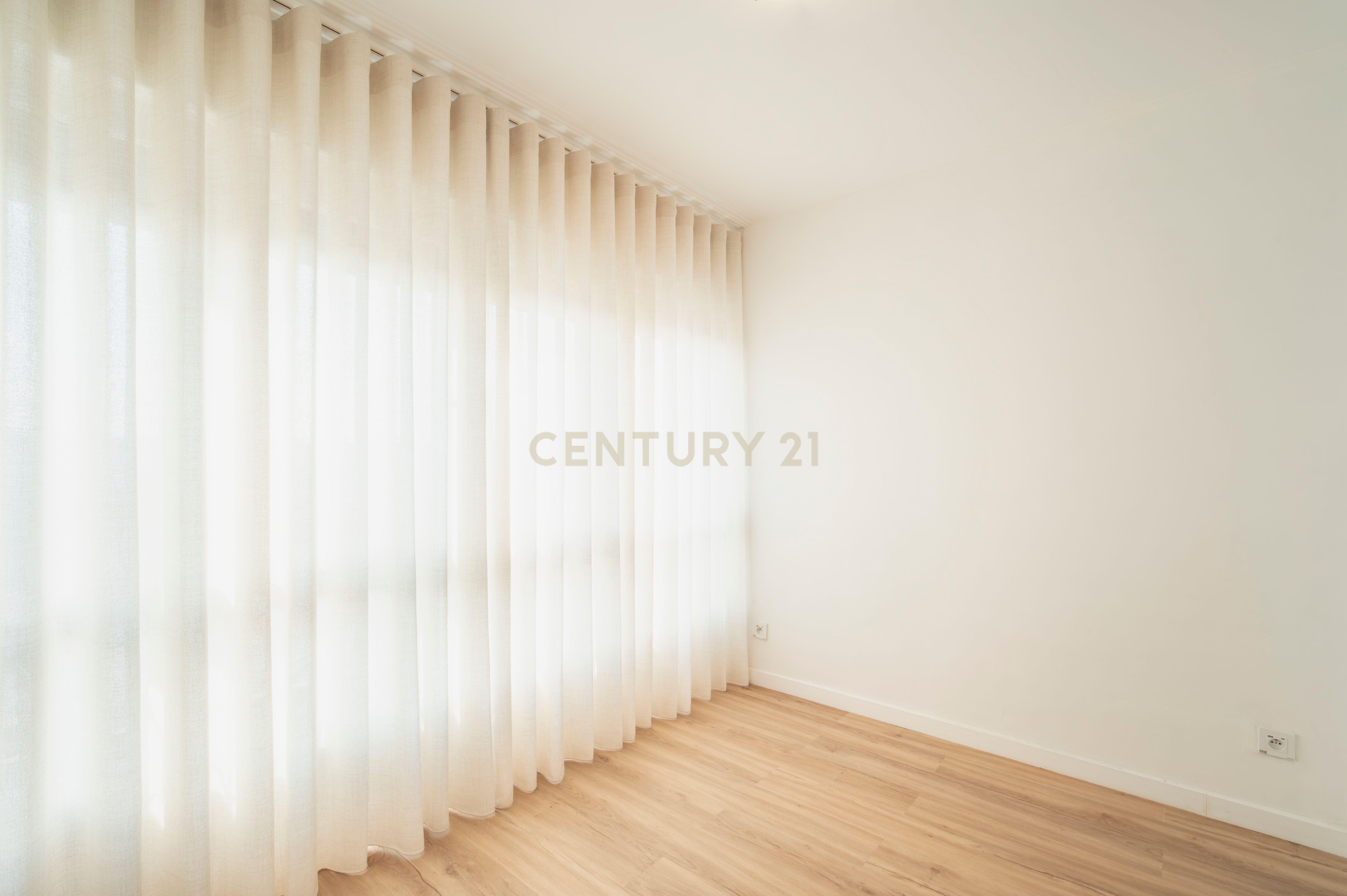 Fotografia 12 de Apartamento T1 + Escritório totalmente remodelado
