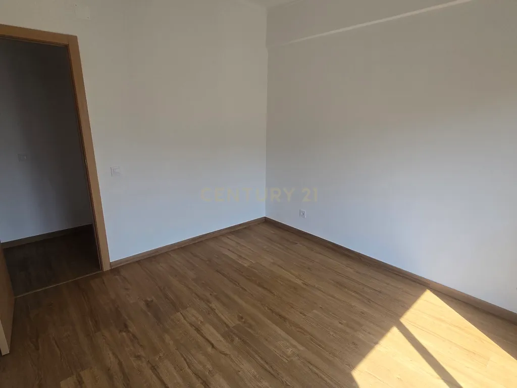 Apartamento T3 Totalmente Remodelado para Arrendamento | Bairro do Liceu | Setúbal - Image 23