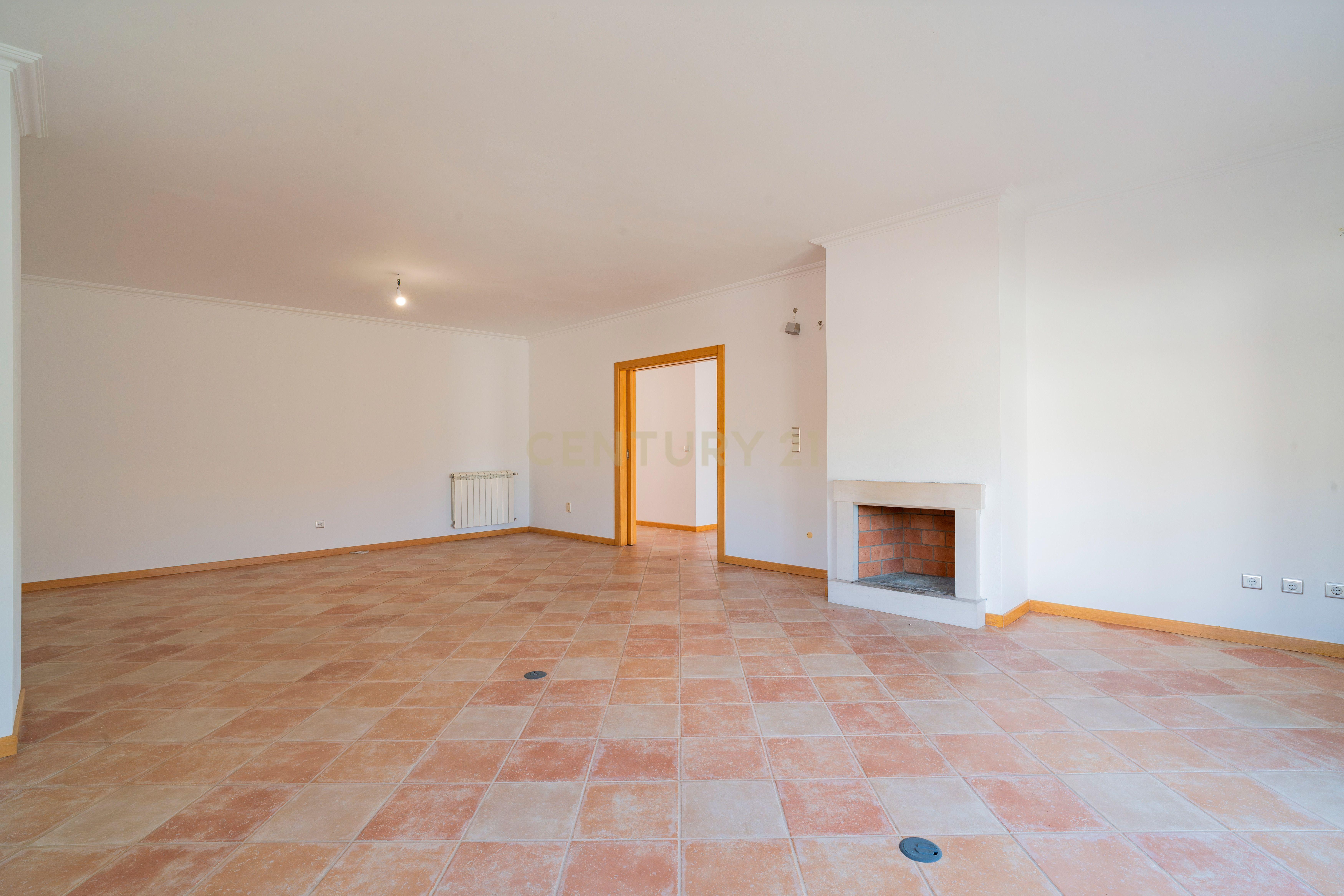 Fotografia 8 de Moradia T3 Térrea com 1.050m² de Terreno, Cave de Convívio e Elevada Eficiência Energética - Amieira, Marinha Grande