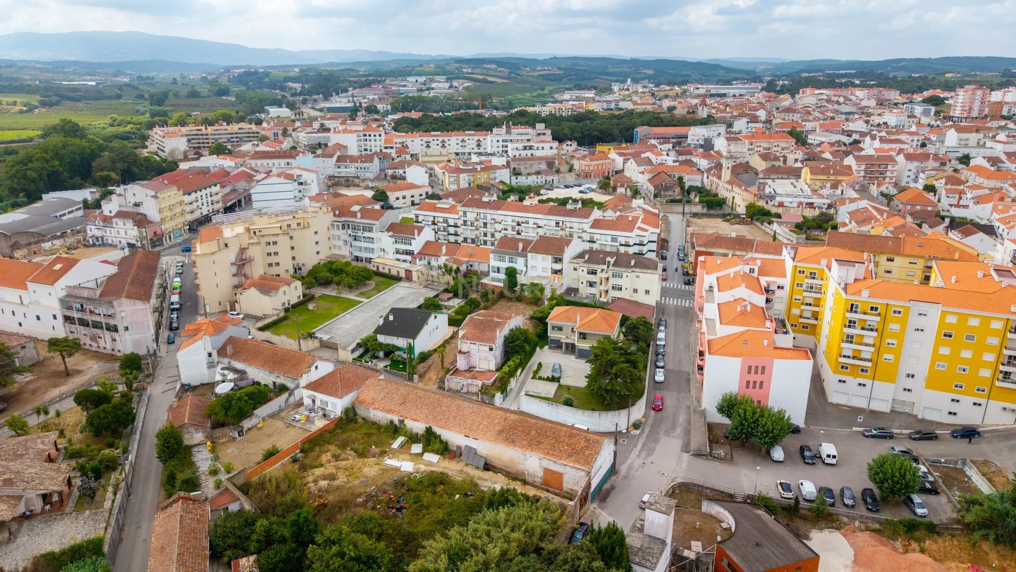 Fotografia 5 de Moradia T5 para remodelar ou lote para construção — Centro do Bombarral