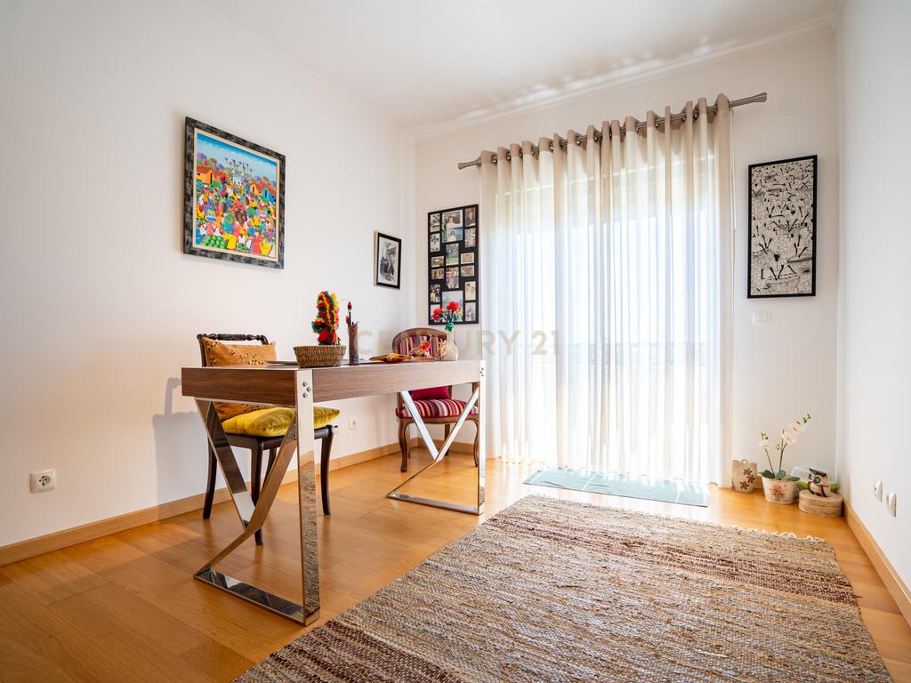Apartamento T3 Porto Salvo - Image 19