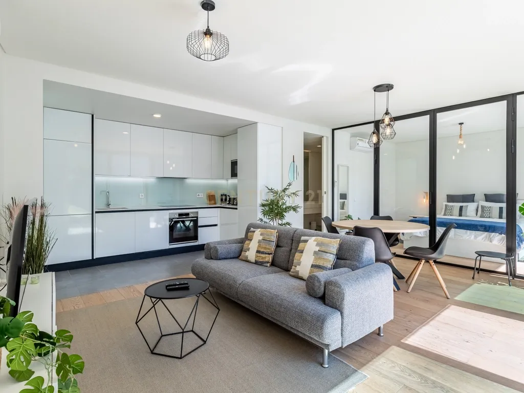 Luxuoso T1 Loft no Campo Grande, Lisboa - Image 3