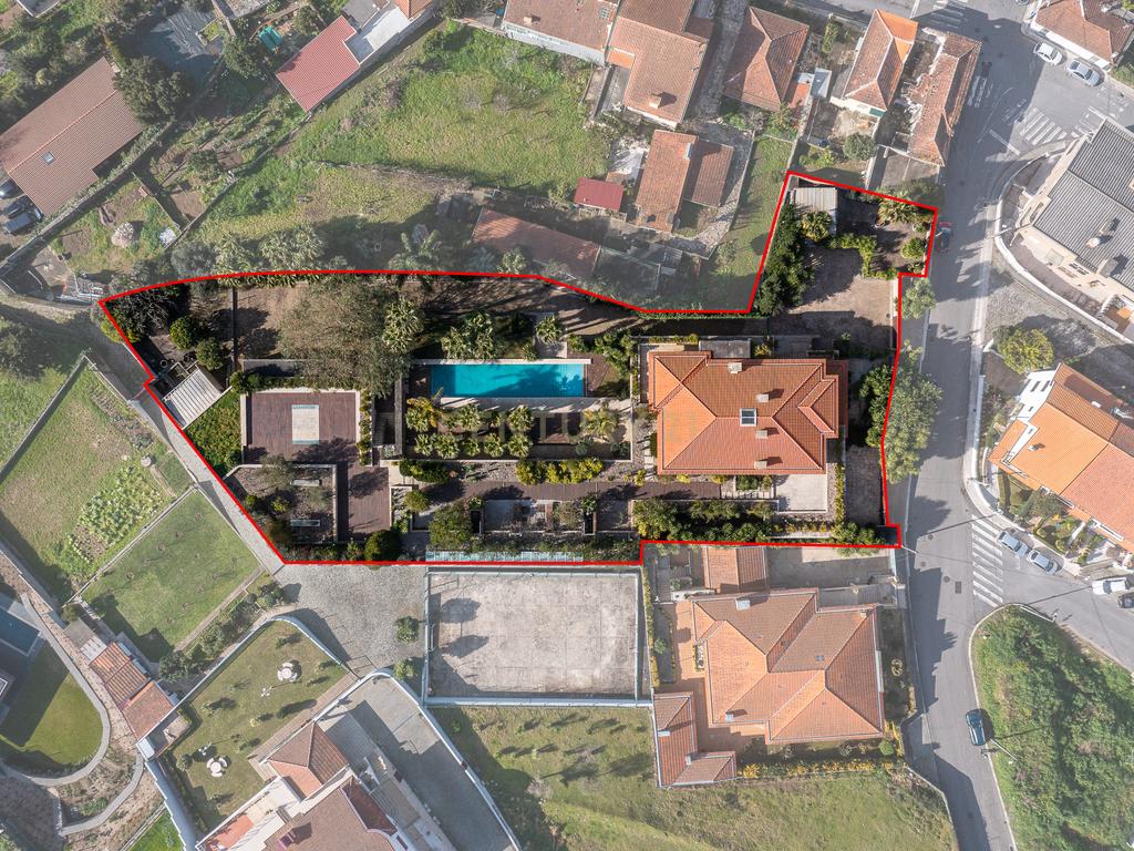 Moradia V5 de 4 frentes e piscinas - Image 71