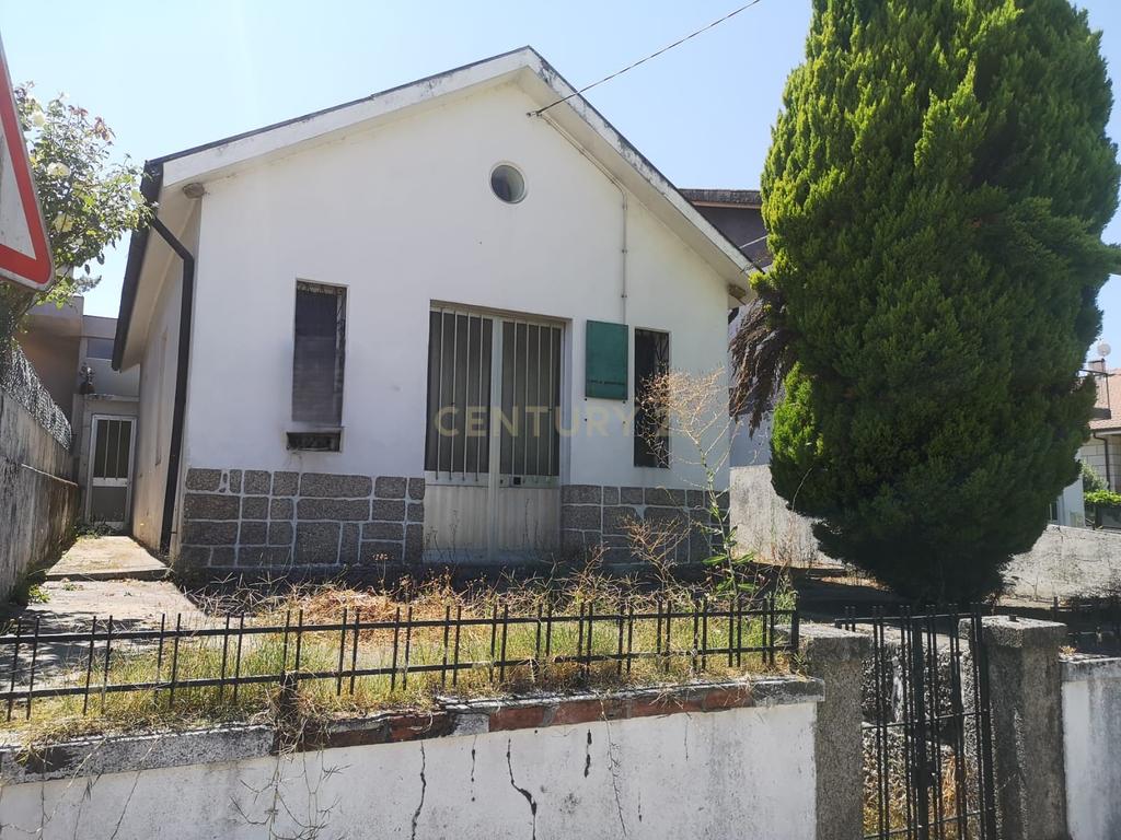 Edificio urbano, Casa para remodelação - Castelões, Penafiel - Image 3