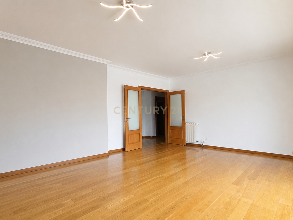 T2 com Box para arrendamento em Porto Salvo, Oeiras - Image 3