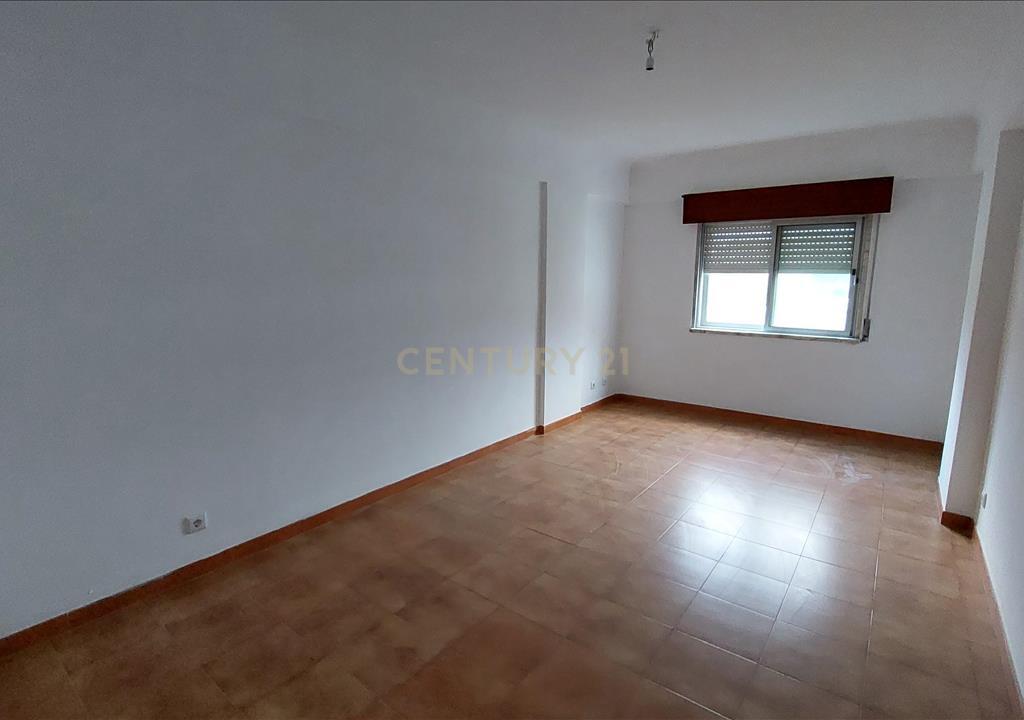 Apartamento T2 - Algueirão Mem-Martins - Image 11