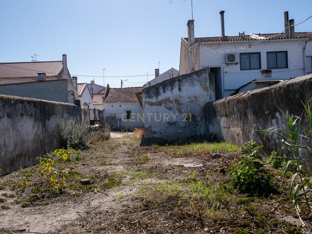 Casa para Recuperação em Cartaxo com Vista Panorâmica - Image 32