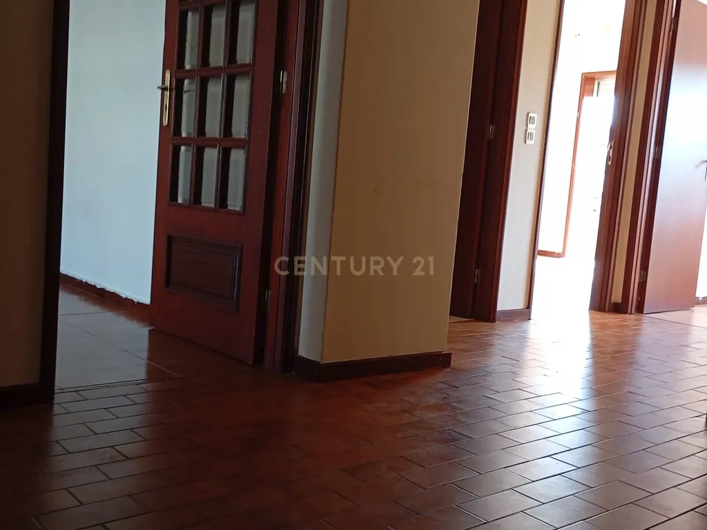 T3 à estação de Ermesinde - Image 4