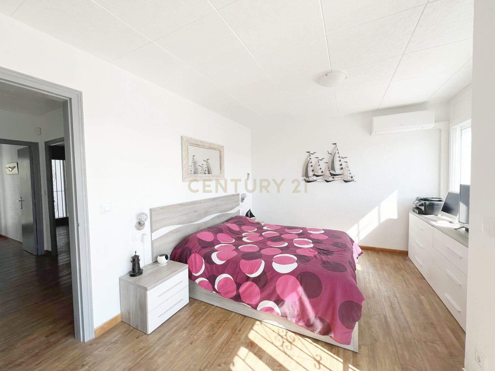 Luxuosa Moradia com Vista Panorâmica em Girona, Cataluña - Image 32