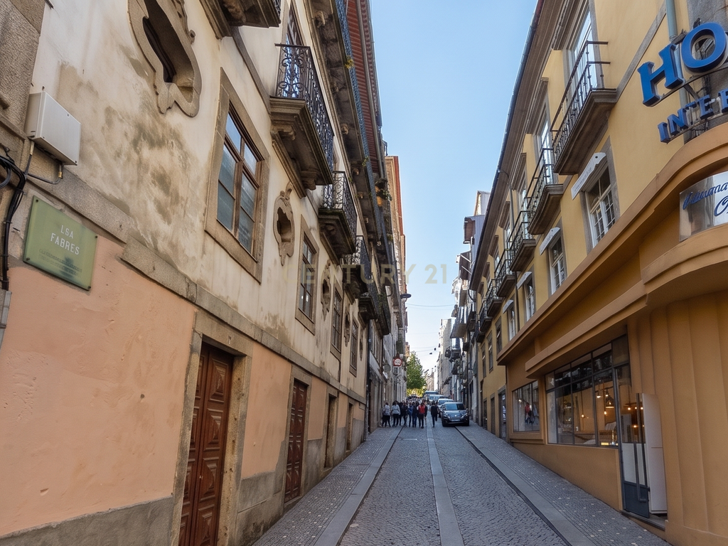 Edifício no Centro histórico do Porto - Rendimento acima de 5% - Image 5