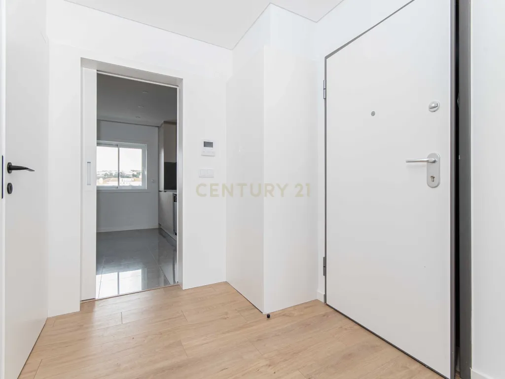 Apartamento Novo T2, com varandas, garagem e arrecadação em Mafra - Image 5