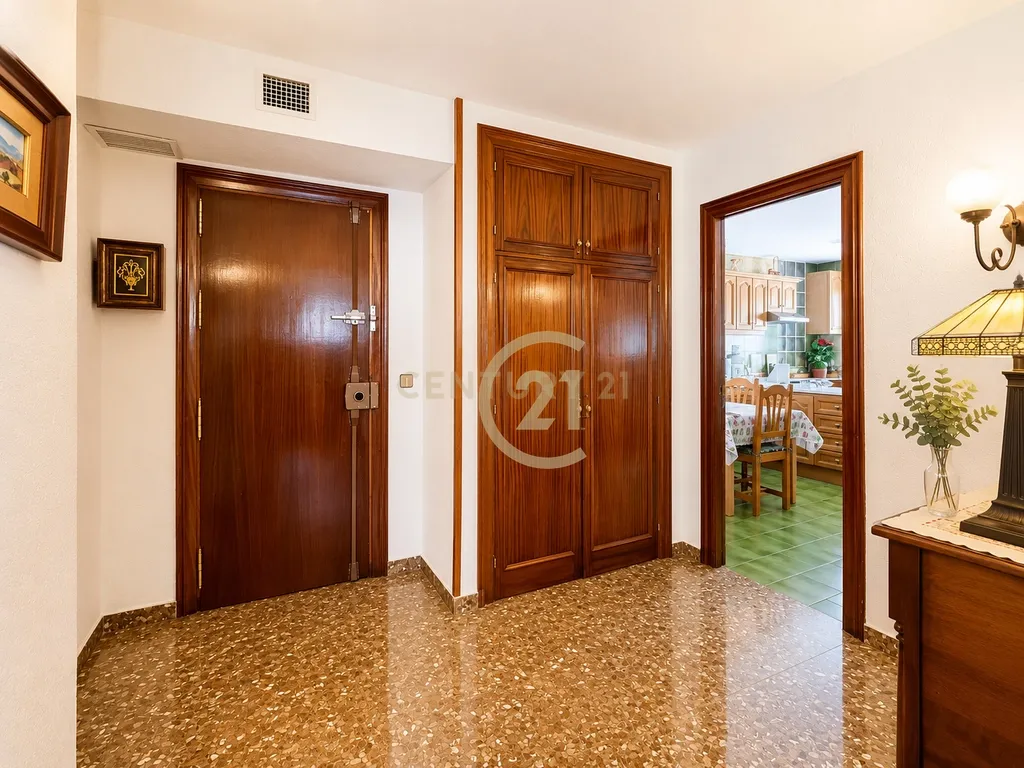 !! Habitação de 265 m² na Avenida Andalucía, Málaga !! - Image 11