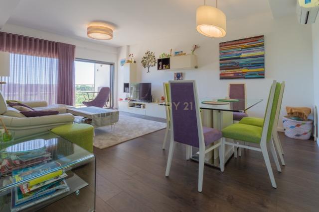 Luxuoso apartamento T3 duplex com Vista Panorâmica em Quinta de Santa Teresa, Charneca de caparica - Image 17