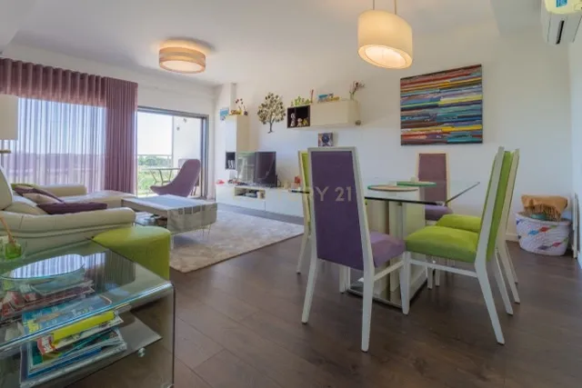 Luxuoso apartamento T3 duplex com Vista Panorâmica em Quinta de Santa Teresa, Charneca de caparica - Image 17