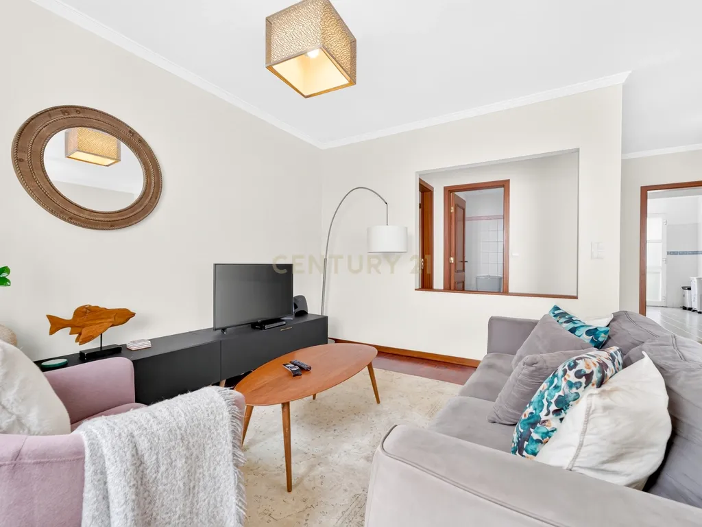 Apartamento T3 em Câmara de Lobos - Vista Mar Definitiva - Image 15