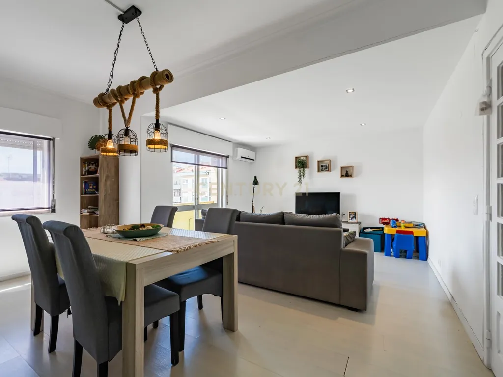 Apartamento T3 em Corroios - Alto do Moinho - Image 3