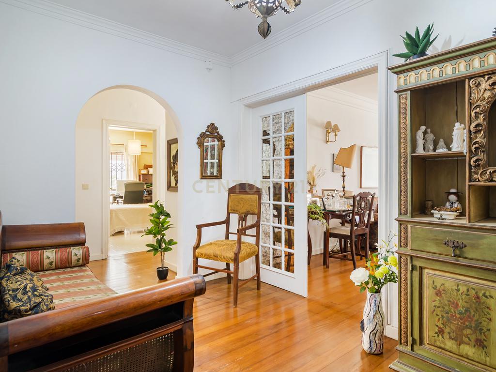 Apartamento T3+1 com varandas e terraço, junto ao Mercado da Vila, Cascais. Em Venda! - Image 4