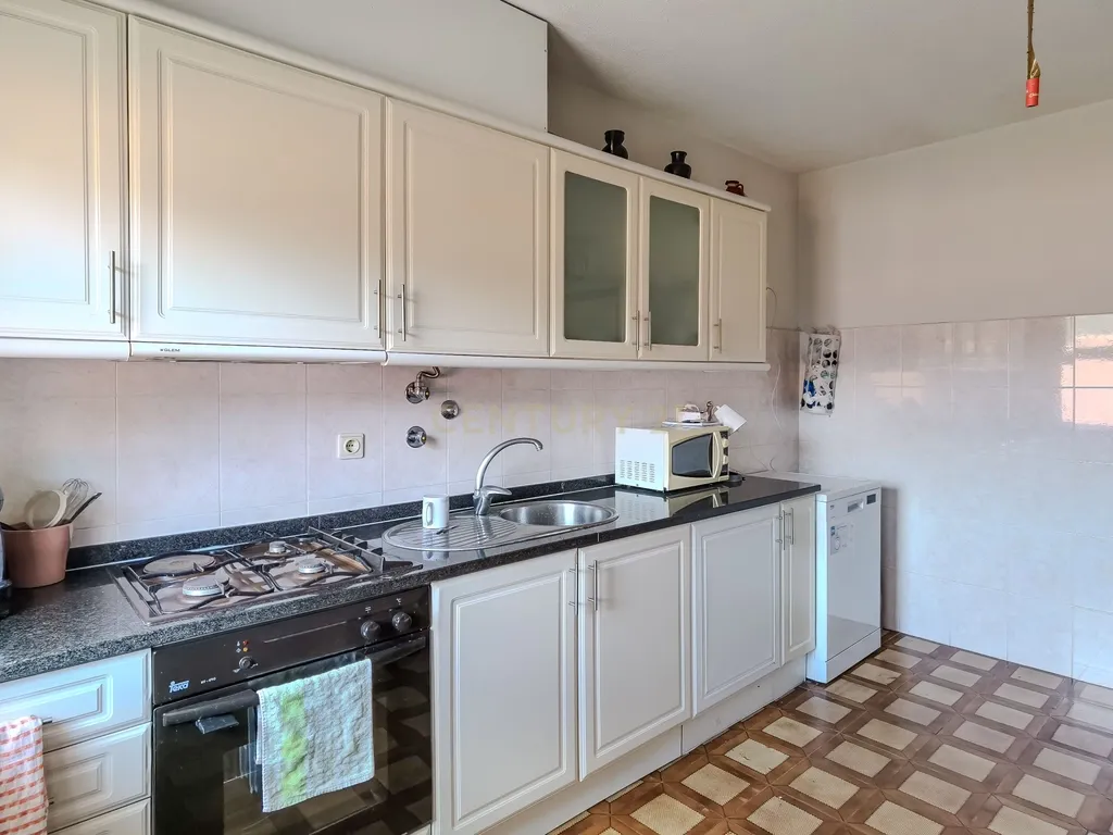 Moradia Bifamiliar T3+T3 em São Pedro da cova – Espaço, Tranquilidade e Conforto - Image 38