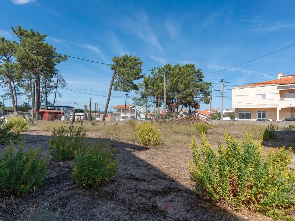 Moradia Isolada com Terreno de 1041 m² – Um Mundo de Possibilidades! - Image 87