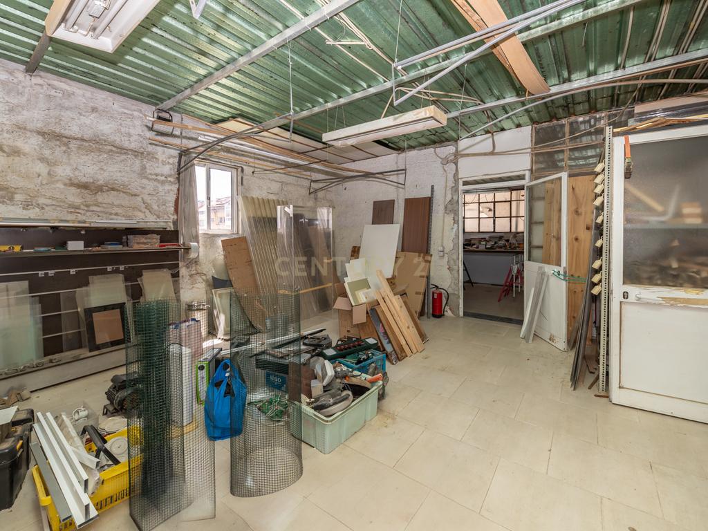 Apartamento T3 no Feijó com logradouro de 261 m2 - Image 40