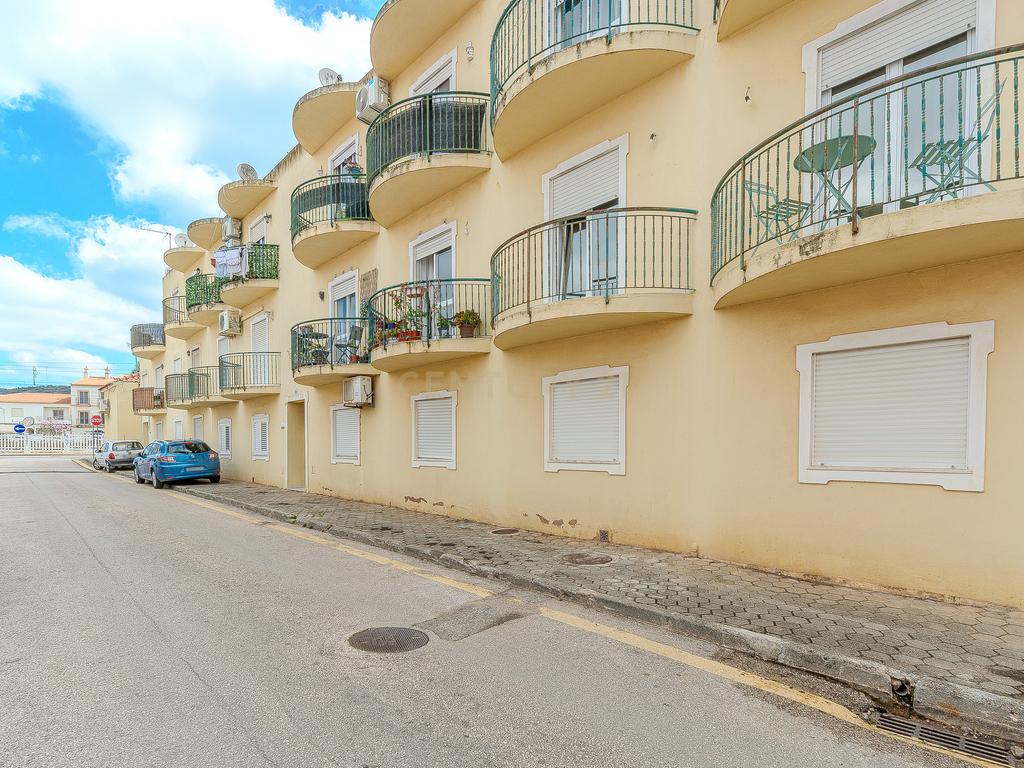 Apartamento T3 com Garagem no Centro de Tunes - Image 22