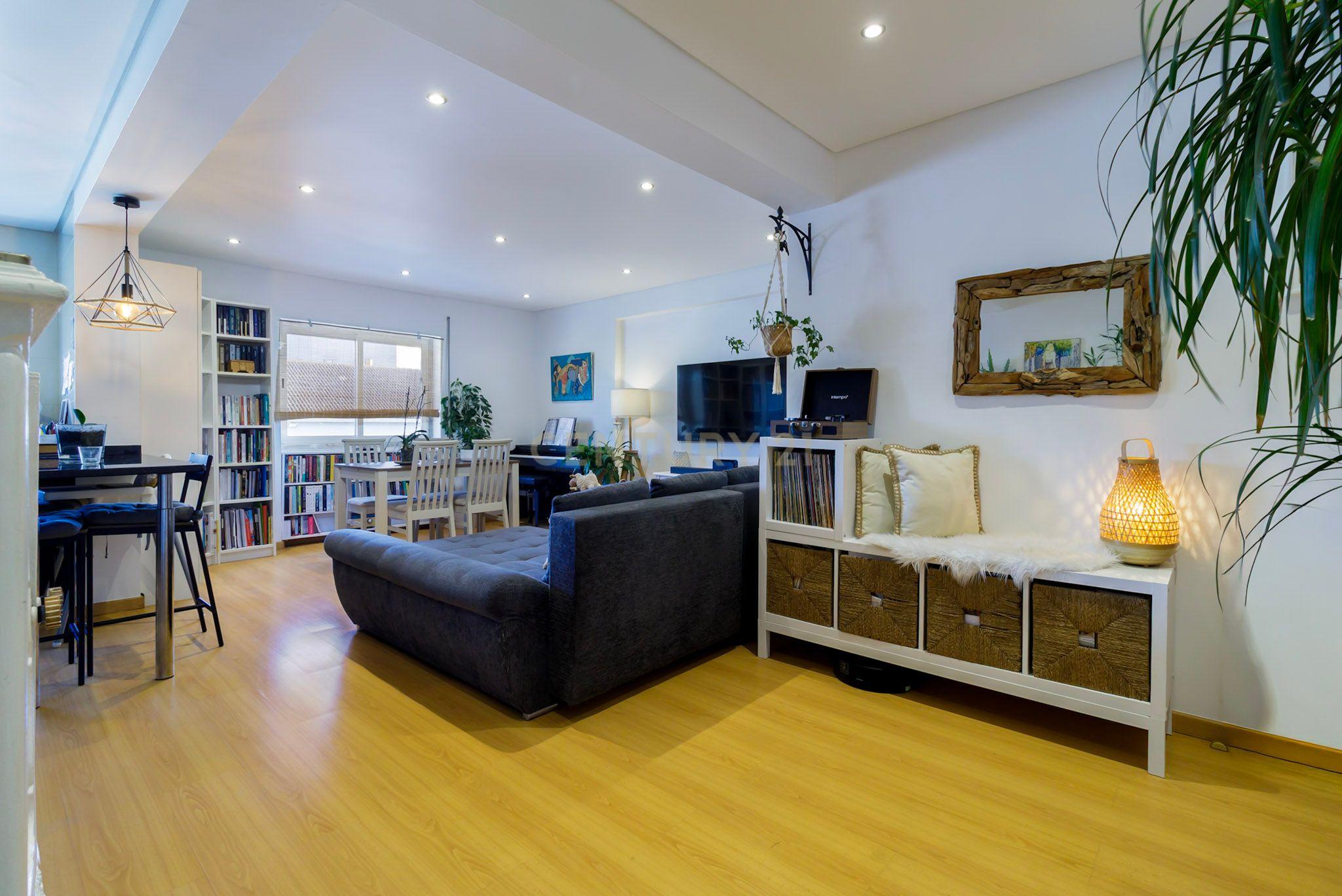 Fotografia 8 de Apartamento T2 Remodelado - Ótima localização