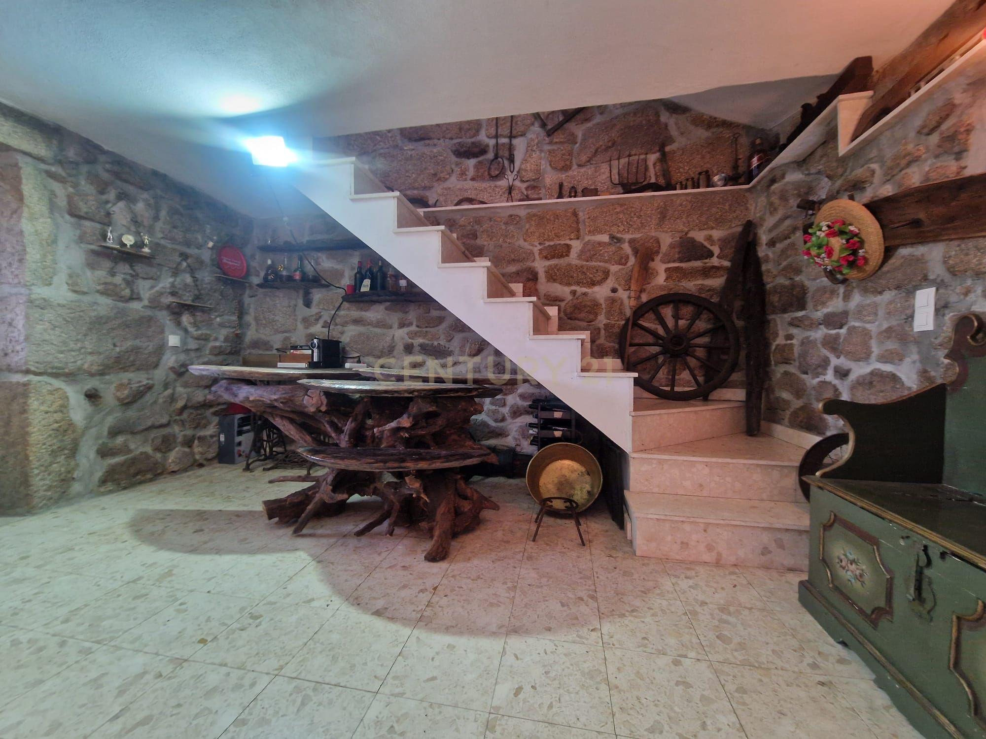 Casa De Pedra Na Serra Do Caramulo, Tondela - Image 11