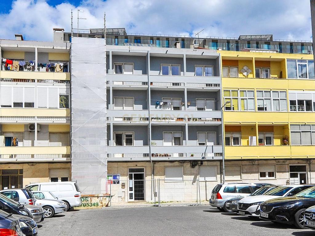 Apartamento T1+1, Parque das Nações - Image 1