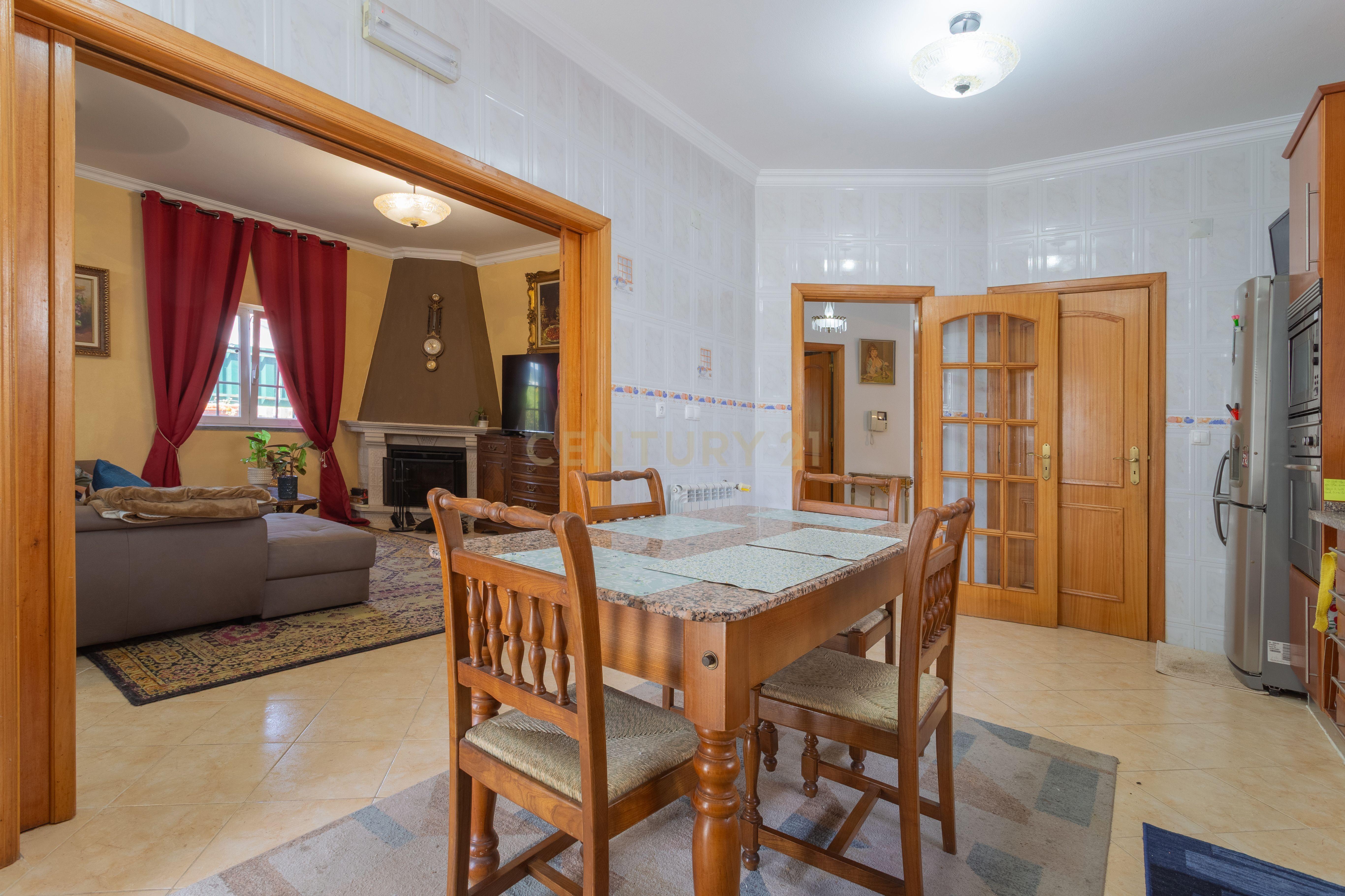 Fotografia 6 de Moradia Isolada T4 na Quinta do Anjo – Conforto, Espaço e Eficiência Energética