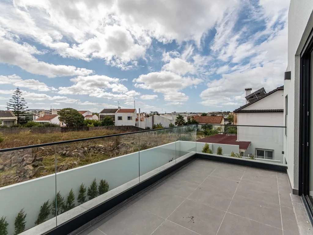 Moradia T4 Premium independente com Piscina (Nova Construção) / Barcarena - Image 20