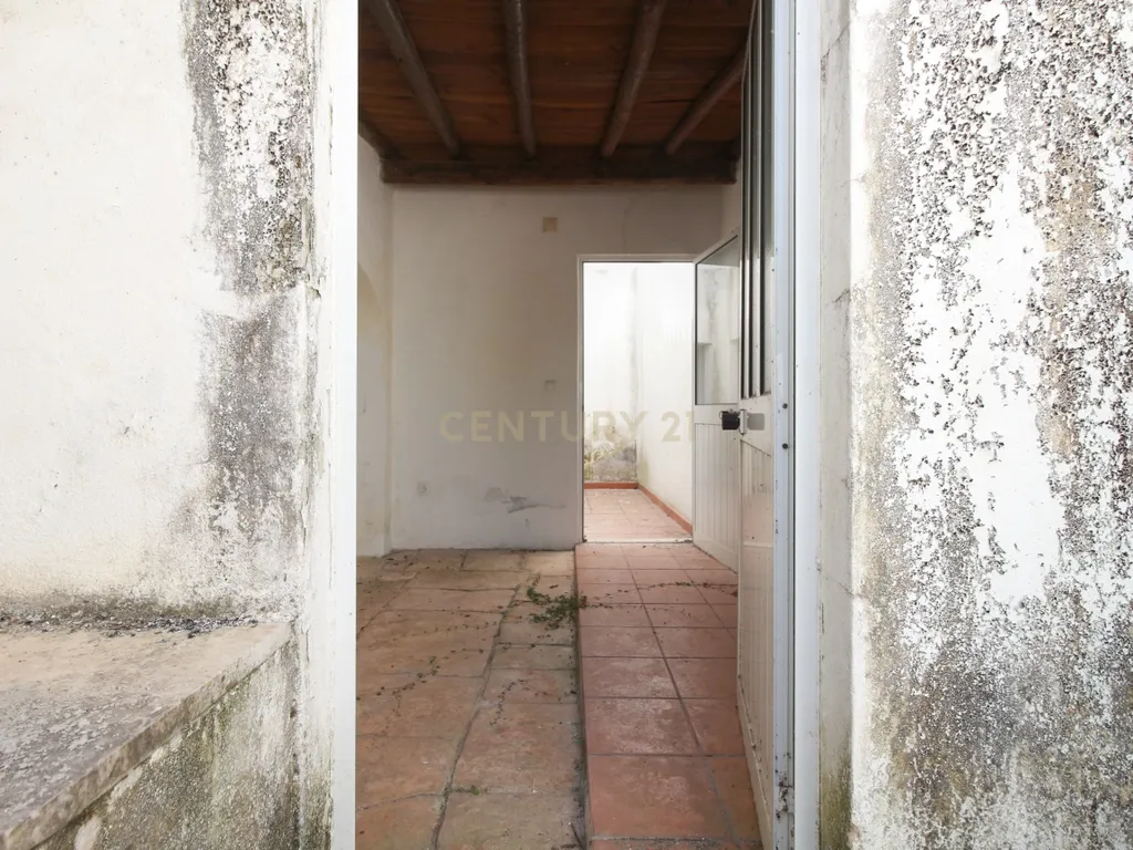 Apartamento e arrumos para venda em Borba - Image 16