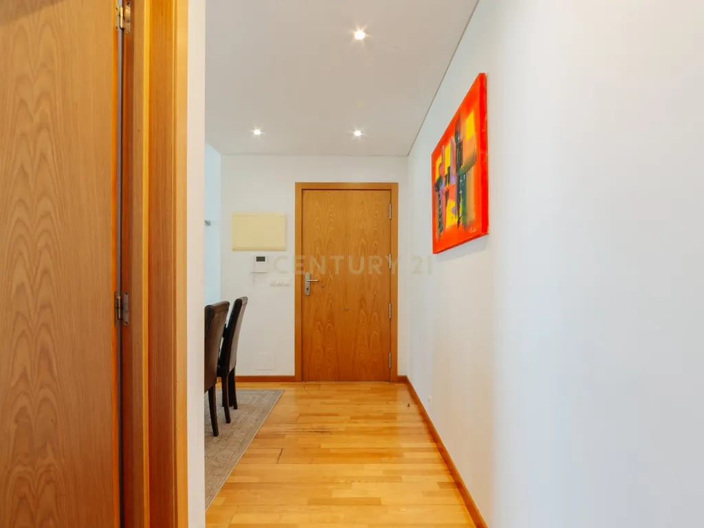 T2 - Condominio Portucalle - Parque das Nações - Image 12
