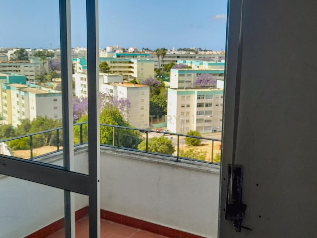 Apartamento T2 com Vista Panorâmica em Faro, Portimão - Image 14